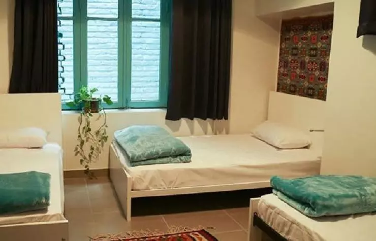 رزرو اقامت برتر در مهمانسرای مشهد با خدمات ویژه ایران چارتر
