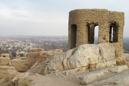کشف جاذبه‌های ناشناخته: راهنمای عملی دسترسی به آتشگاه اصفهان